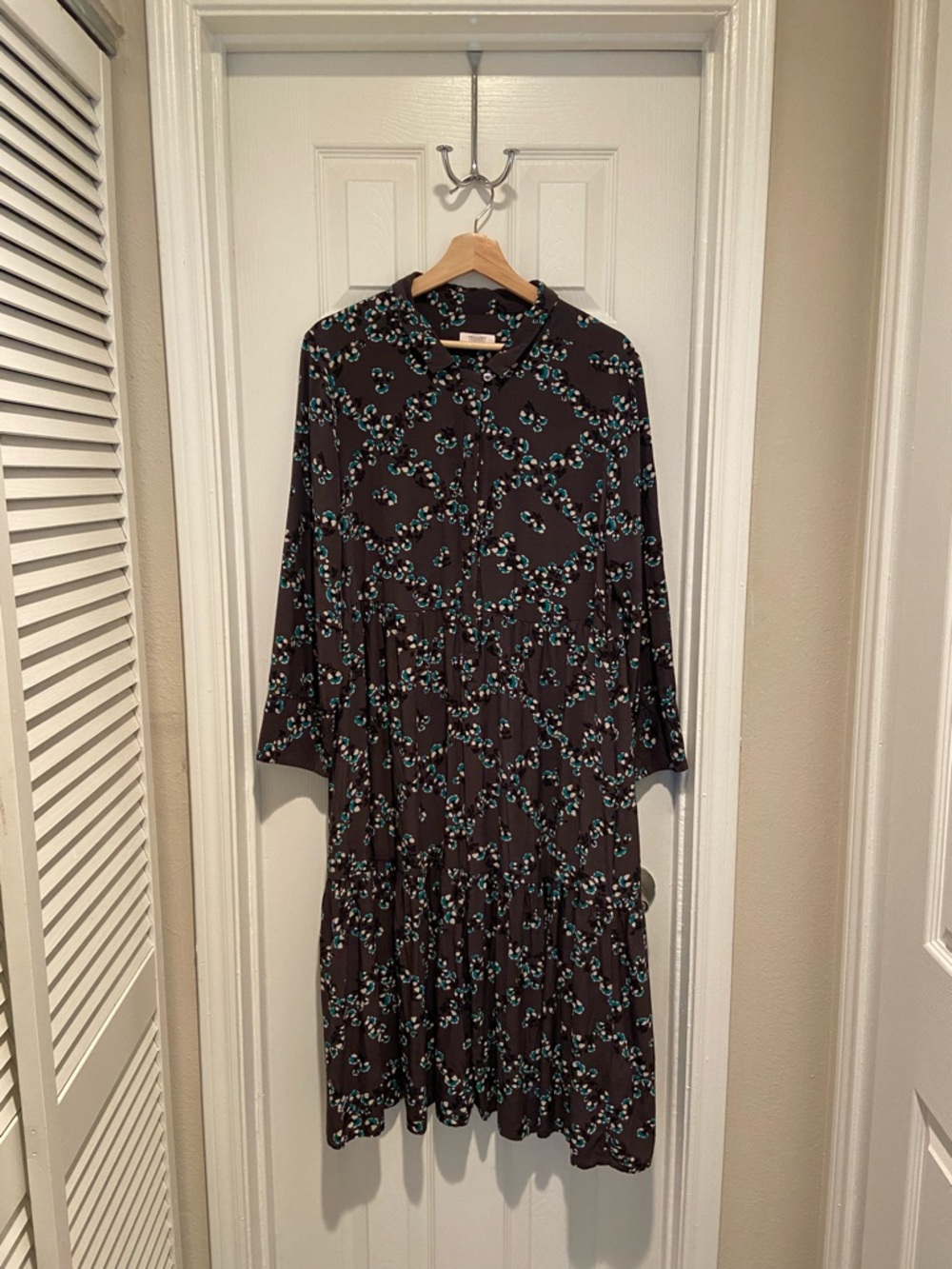 // Toast Dress - dark gray with blue and white florals